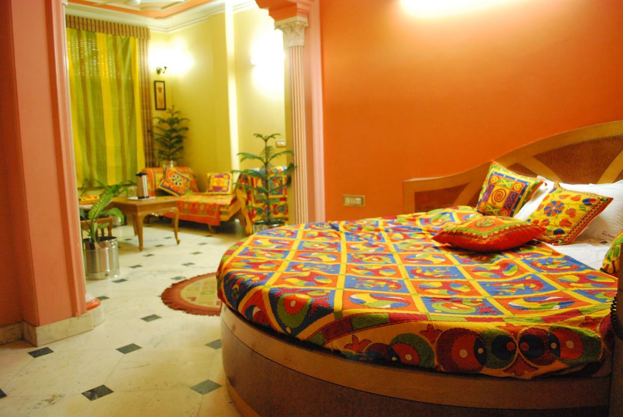 Hotel Blue Sapphire Nowe Delhi Zewnętrze zdjęcie